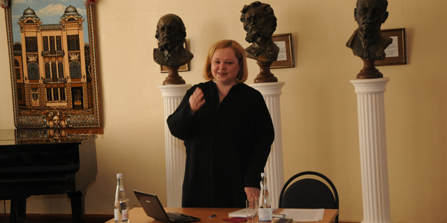 Профессор практики Валерия Устинова выступила с докладом на тему «Университет + театр»: скрытые ресурсы взаимодействия»